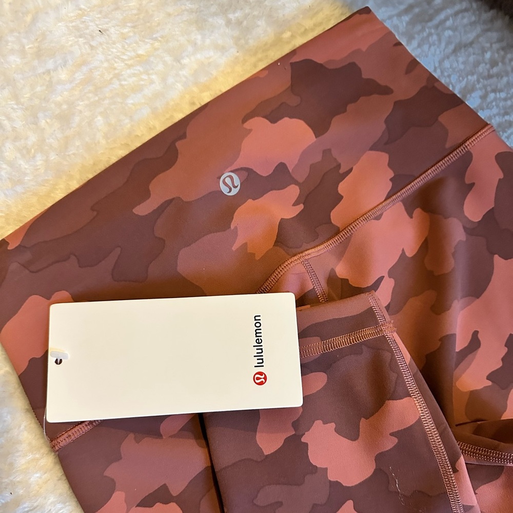 Lululemon pants wunder crop 23 size 6